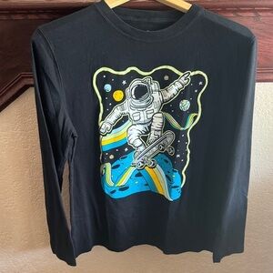 Astronaut Skateboarding  Long Sleeve Shirt - Black Mens Size 18-20 Years Old Tee